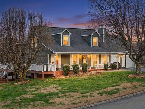 867 Foxglove Ln, Morristown, TN, 37814-1672 | Card Image