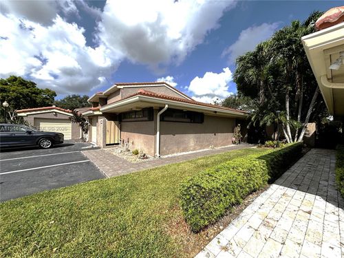 121-2001 Saint Andrews Rd, Hollywood, FL, 33021-2942 | Card Image