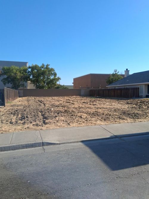 2215 Canal Farm Ln, Los Banos, CA, 93635-5419 | Card Image