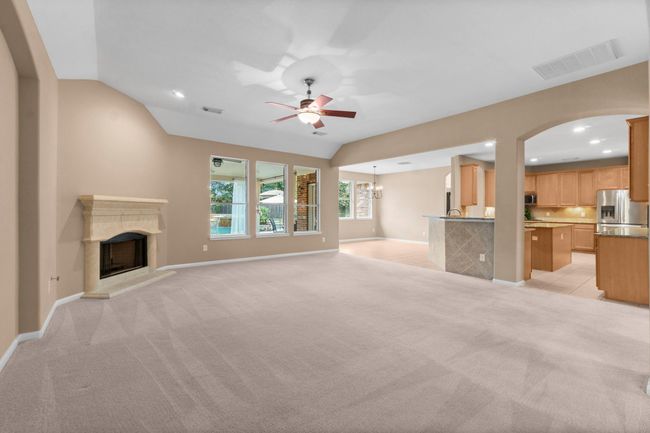 27726 Geneva Hills Ln, House other with 3 bedrooms, 3 bathrooms and 2 parking in Spring TX | Image 9