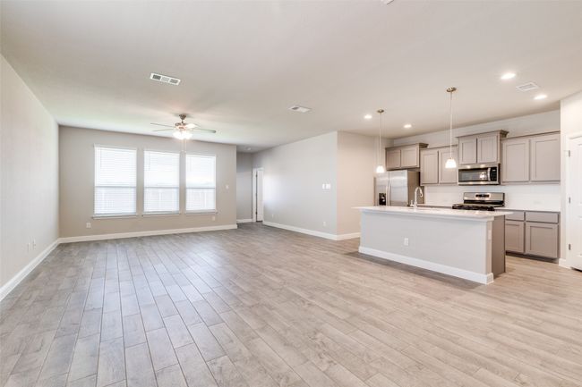 1036 Kirkham Way, House other with 5 bedrooms, 3 bathrooms and null parking in Justin TX | Image 5