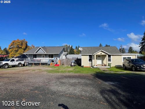 1028 E Grover Ave, Cottage Grove, OR, 97424-1326 | Card Image