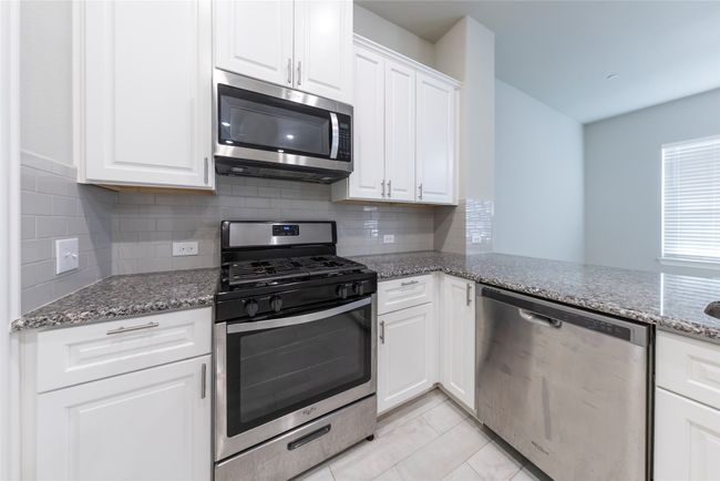 1571 Windermere Way, Townhouse with 3 bedrooms, 3 bathrooms and null parking in Farmers Branch TX | Image 5