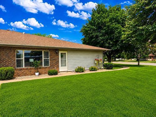2-410 Frenette Dr, Chippewa Falls, WI, 54729-3577 | Card Image
