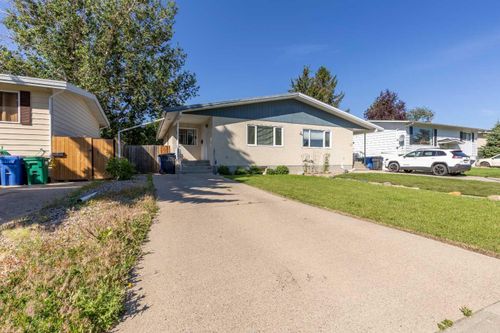 27 Laval Blvd W, Lethbridge, AB, T1K4E1 | Card Image