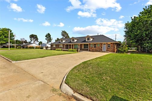 1450 Pine Ave, Weatherford, OK, 73096-2428 | Card Image