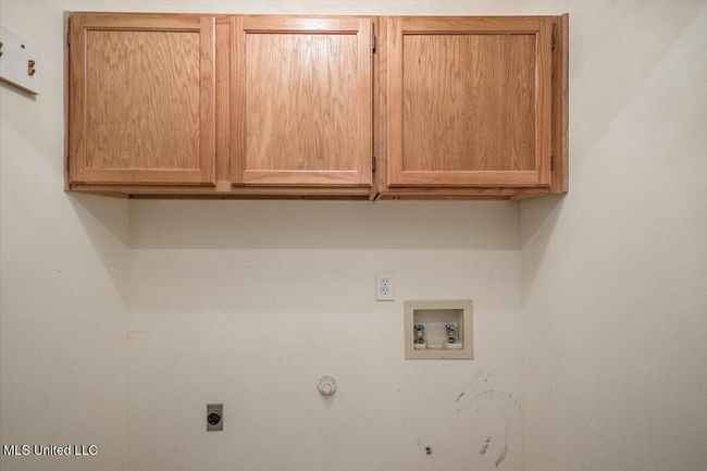 LAUNDRY CLOSET | Image 18