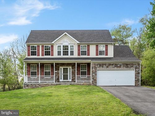 111 Cacapon Ln, CROSS JUNCTION, VA, 22625-1566 | Card Image