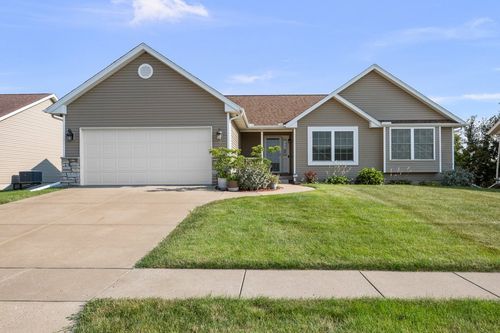 4397 Tranquility Trl, Bettendorf, IA, 52722-1241 | Card Image