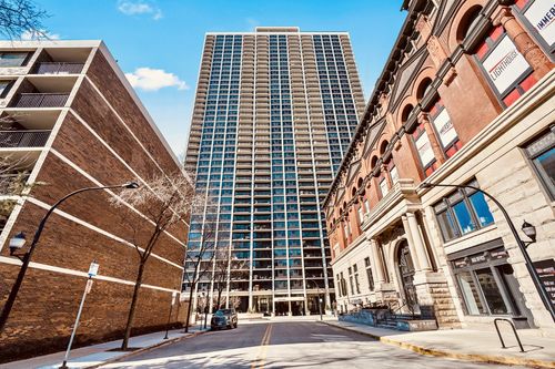 apt-1011j-1560 N Sandburg Ter, Chicago, IL, 60610-7708 | Card Image