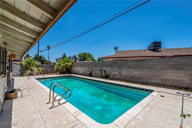 4401 Saint Andrews Cir, House other with 3 bedrooms, 2 bathrooms and null parking in Las Vegas NV | Image 36