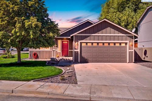 5804 Larrabee Ln, Pasco, WA, 99301-9297 | Card Image