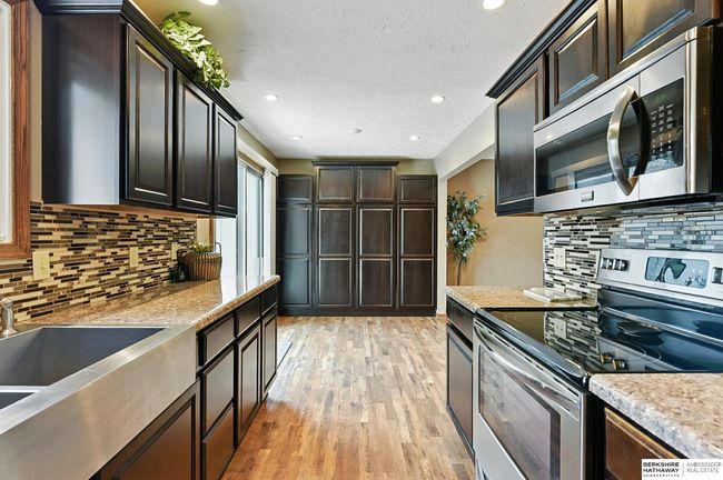 5604 S 92 Nd Plz, Townhouse with 3 bedrooms, 3 bathrooms and 2 parking in Omaha NE | Image 17
