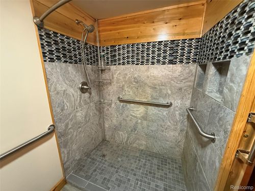 4126 Montgomery Rd, Marlette, MI, 48453-8443 | Card Image