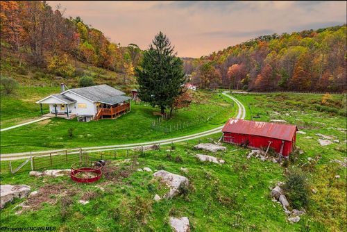 3462 Marquess Rd, Tunnelton, WV, 26444-8926 | Card Image