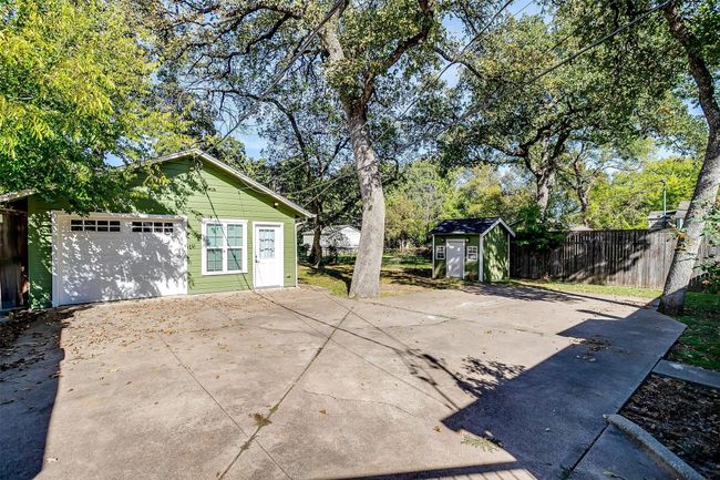 2309 Honeysuckle Ave, House other with 3 bedrooms, 2 bathrooms and null parking in Fort Worth TX | Image 39