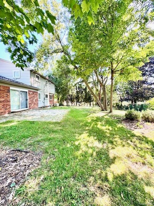 4205 Hardwoods Dr, West Bloomfield, MI, 48323-2631 | Card Image