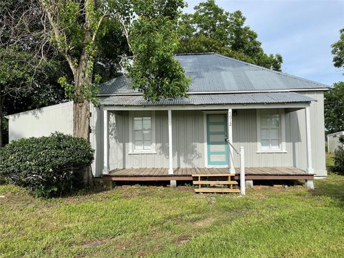 7012 Fm 1952 Rd, Wallis, TX, 77485-9673 | Card Image