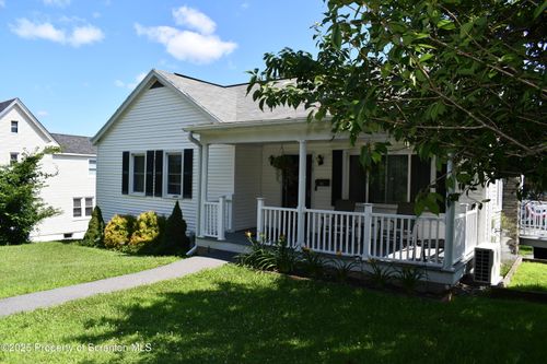 415 Sanderson St, Throop, PA, 18512-1223 | Card Image