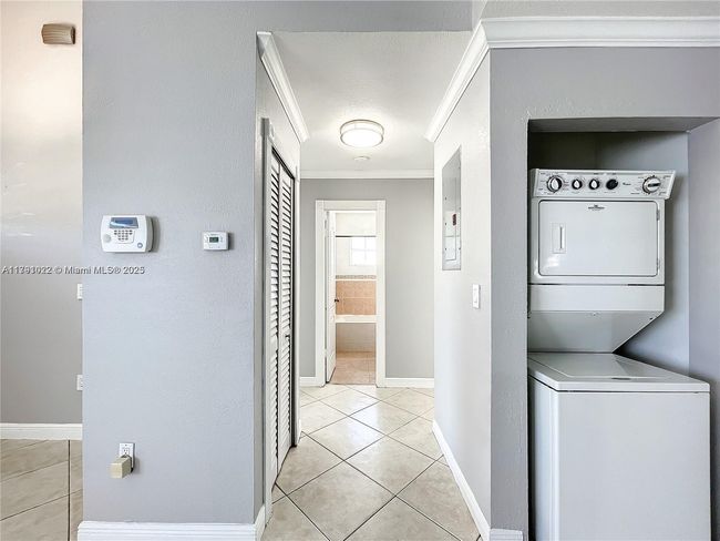 6952 W 25 Th Ct, House other with 3 bedrooms, 2 bathrooms and null parking in Hialeah FL | Image 6