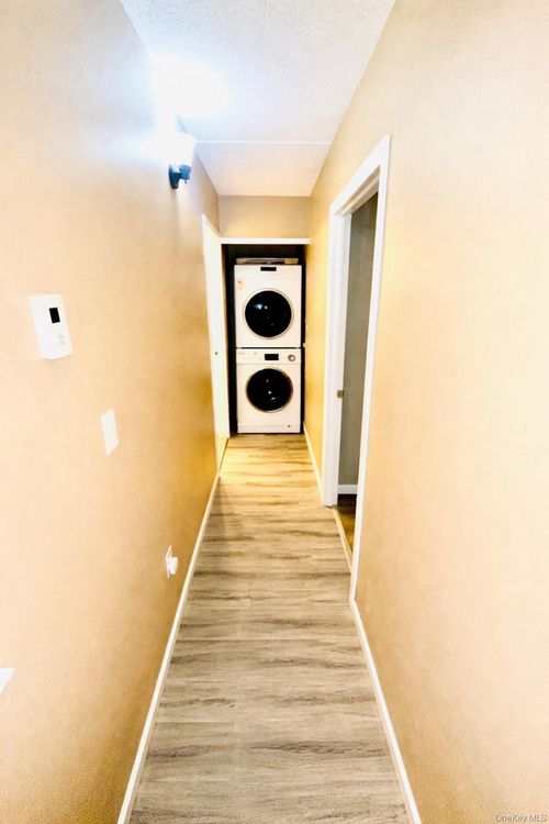 apt-2m-61-12 69th St, Middle Village, NY, 11379-1144 | Card Image