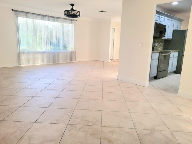 2913 Se Darien Rd, House other with 3 bedrooms, 2 bathrooms and null parking in Port St Lucie FL | Image 6