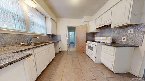 1-17551 Santa Rosa Dr, Detroit, MI, 48221-2644 | Card Image