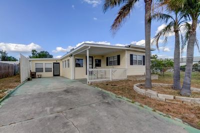 4317 Buena Vista Lane, House other with 2 bedrooms, 1 bathrooms and null parking in Holiday FL | Image 2