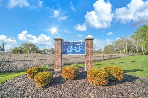 2000 Candlewick Dr Sw, Poplar Grove, IL, 61065-9077 | Card Image