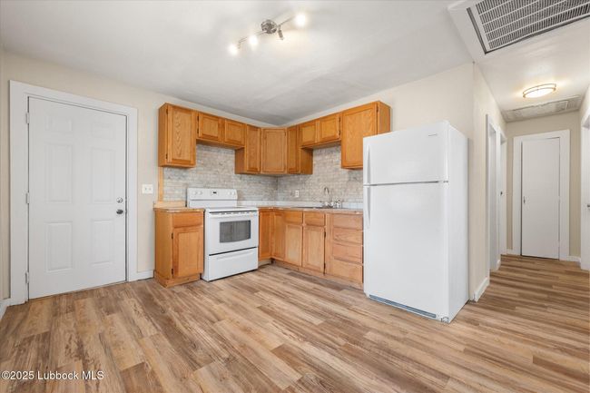 kitchen | Image 12