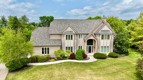 10431 N Gazebo Hill Pkwy E, Mequon, WI, 53092-6300 | Card Image