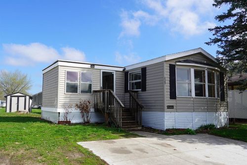 5327 S Sandpiper Lane, La Crosse, WI, 54601 | Card Image