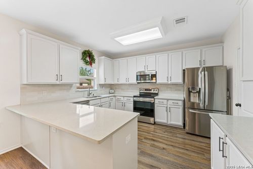 141 Kipper Ave, Cibolo, TX, 78108-4323 | Card Image