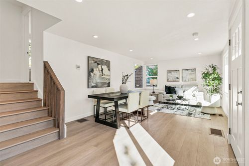 12077 75th Ave S, Seattle, WA, 98178-3716 | Card Image