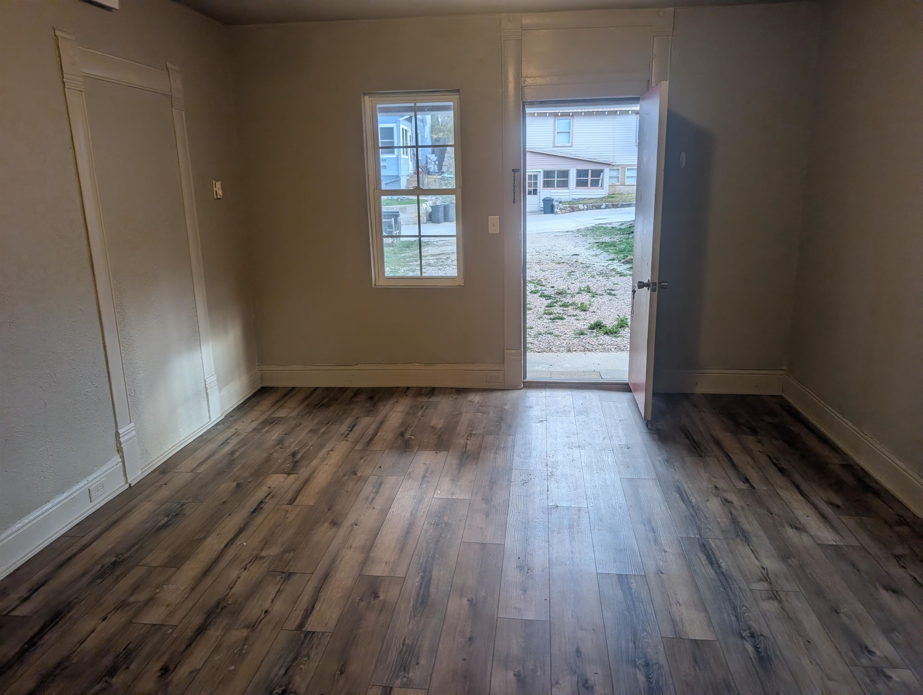 Commercial Lease in Lead 5