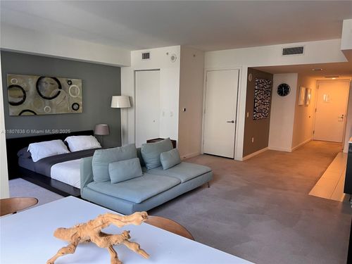 apt-703-31 Se 6th St, Miami, FL, 33131-3168 | Card Image
