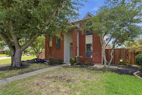 2142 Falcon Ridge Dr, Carrollton, TX, 75010-4105 | Card Image