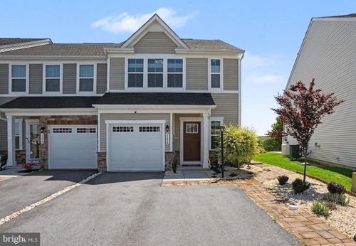 1156 Emilys Ct, GREENCASTLE, PA, 17225-8919 | Card Image