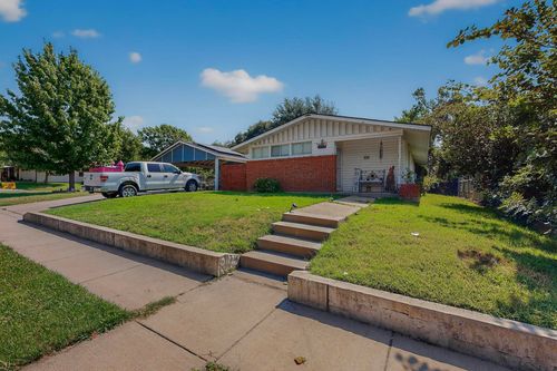 701 Hillcrest Dr, Arlington, TX, 76010-3137 | Card Image