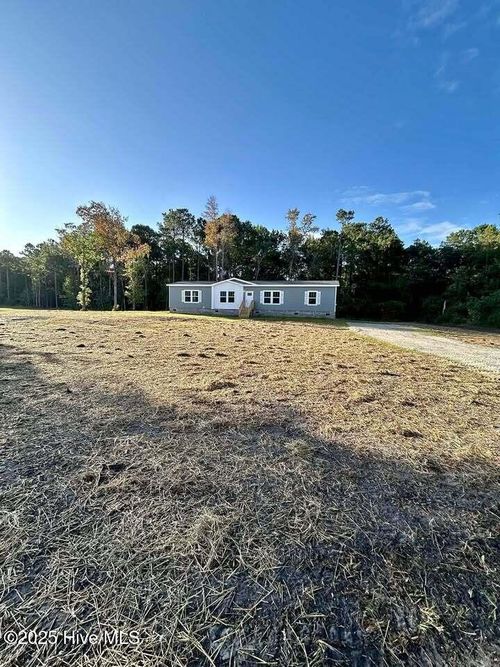 106 Douglas Dr, Holly Ridge, NC, 28445-3200 | Card Image