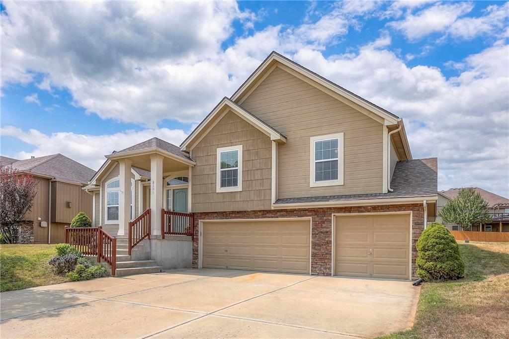 Overland Dr, Blue Springs, MO 64029