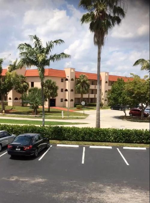 apt-207-3000 E Sunrise Lakes Dr, Sunrise, FL, 33322-1718 | Card Image