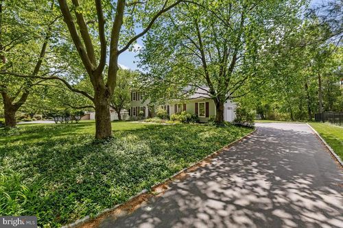 15 Hamilton Ct, LAWRENCEVILLE, NJ, 08648-1555 | Card Image
