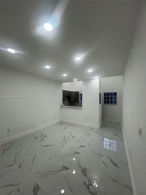 apt-203-355 E 4th St, Hialeah, FL, 33010-6243 | Card Image