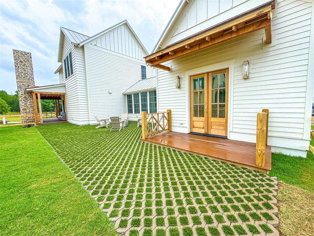 Residential in Carlton Landing 4