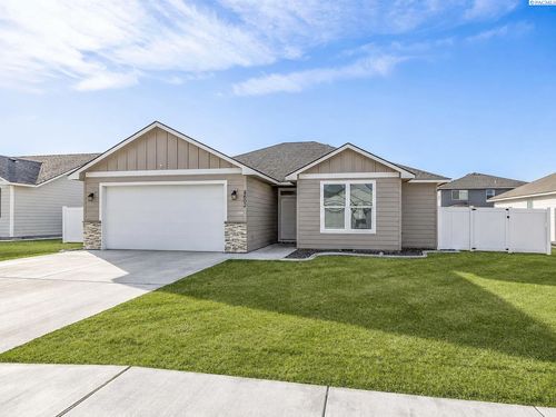 8602 Ashen Dr, Pasco, WA, 99301-1102 | Card Image