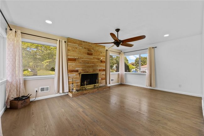 127 Viewcrest Dr, House other with 3 bedrooms, 2 bathrooms and null parking in Irondequoit NY | Image 4