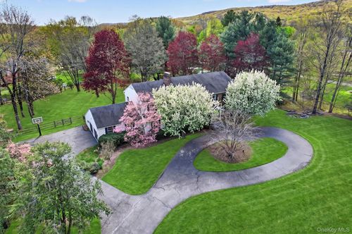 1 Vivian Pl, Suffern, NY, 10901-3210 | Card Image