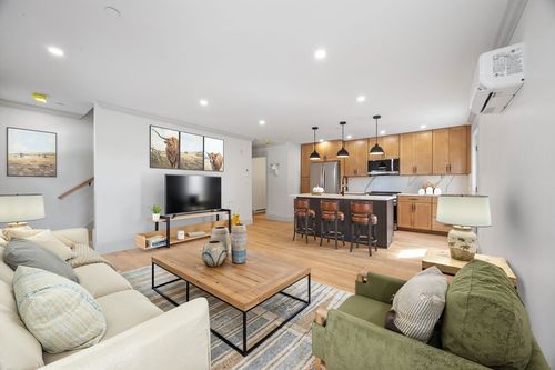 apt-3-9 Swan St, Beverly, MA, 01915-3792 | Card Image