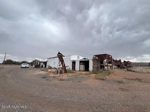 25090 W Hillcrest Dr, Seligman, AZ, 86337 | Card Image